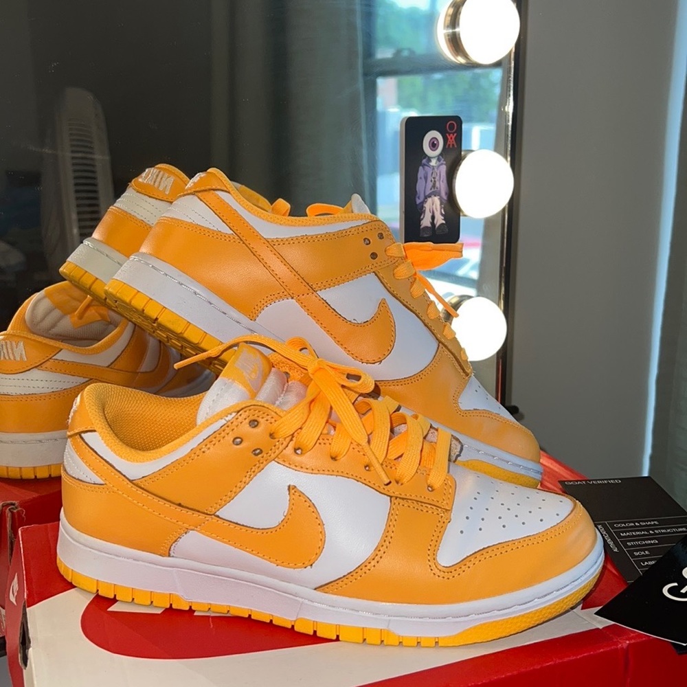 NIKE DUNKS LASER ORANGE